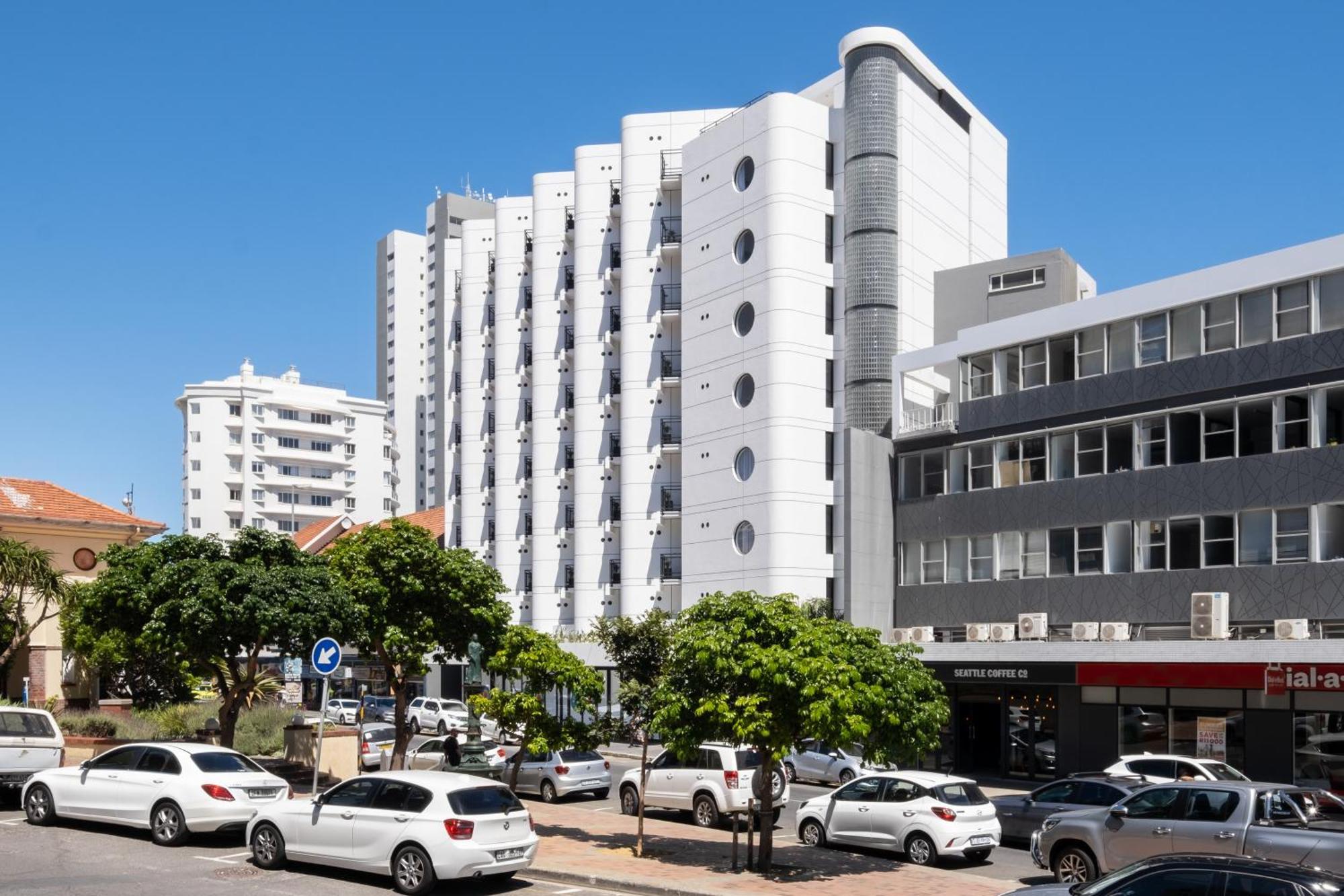 Flamingo 101 - One Bedroom Sea Point *