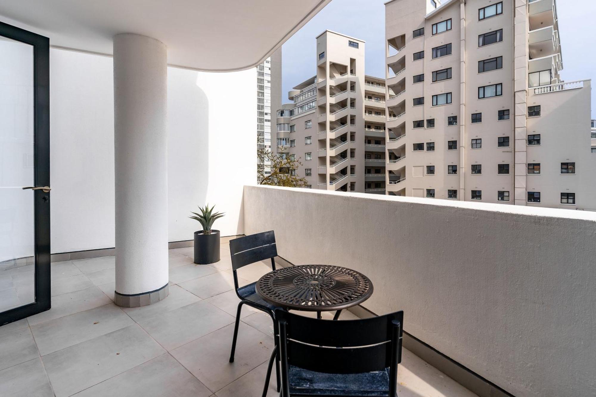 Flamingo 101 - One Bedroom Sea Point