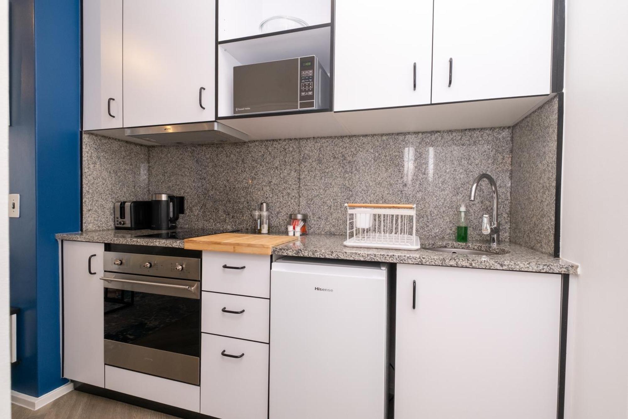 Flamingo 101 - One Bedroom Sea Point Apartment Cape Town